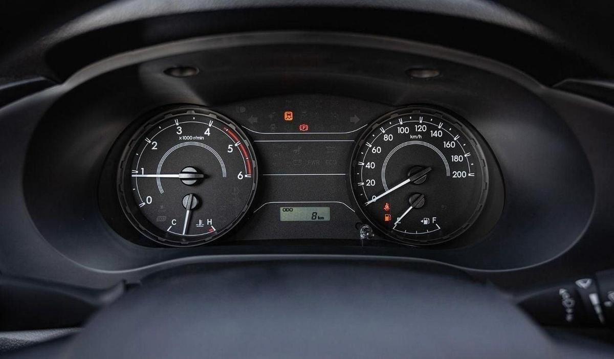 Toyota Hilux Toyota hilux 2.4L DIESEL basic option MY2025-12-12