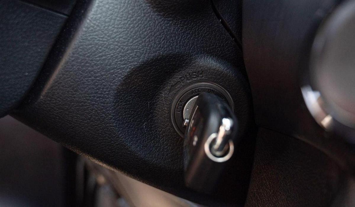 Toyota Hilux Toyota hilux 2.4L DIESEL basic option MY2025-16-16