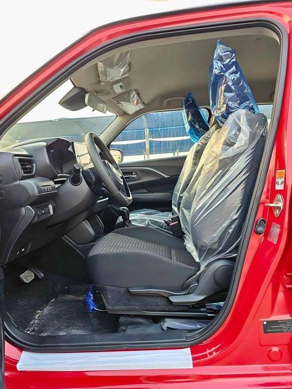 Suzuki Swift GLX / DUAL TONE 1.2L V4 PETROL / PUSH START / DVD CAMERA / RADAR CRUISE/ (CODE # GLXR)