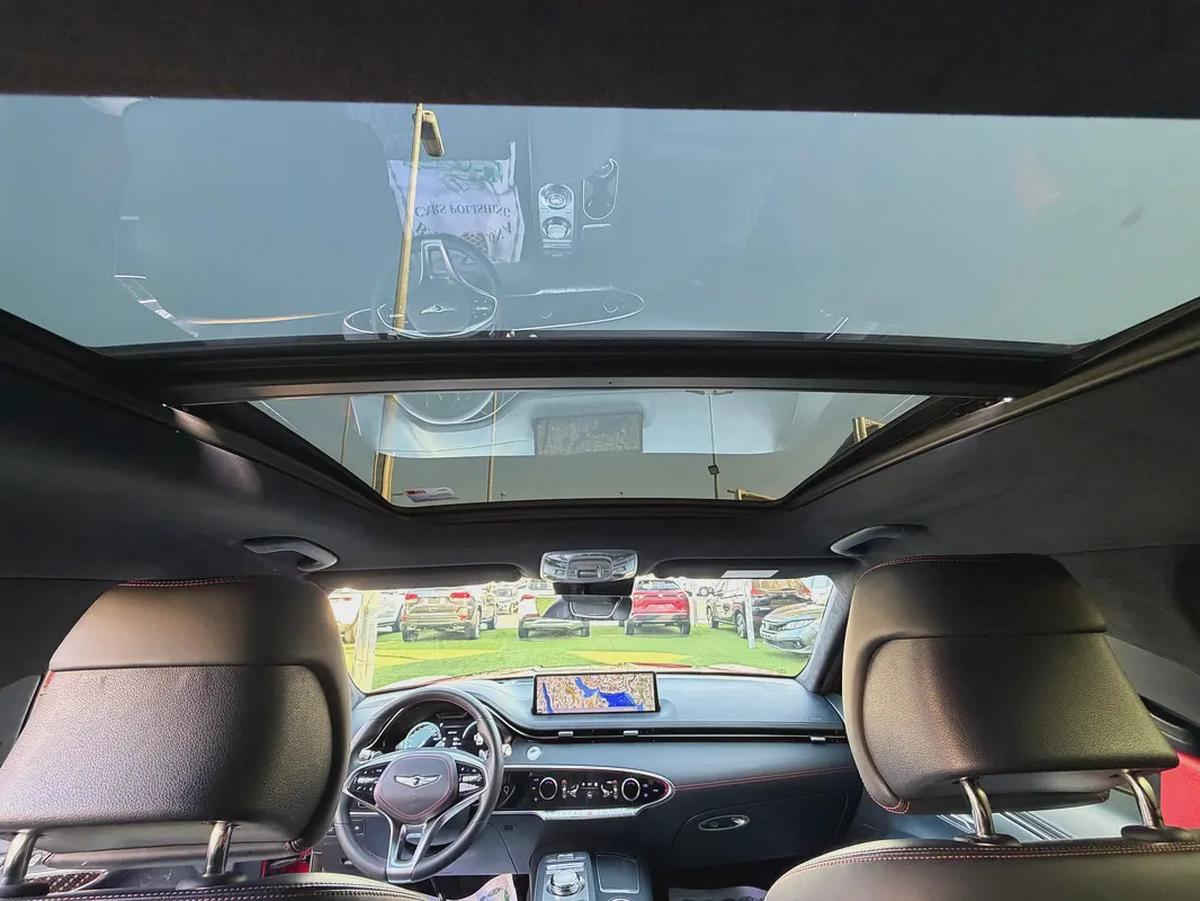 GENESIS GV70–3.5 –GCC—FREE ACCIDENT—ORIGINAL PAINT—FULL OPTION SERVICE HISTORY AGENCY EXCELLENT COND-12-12