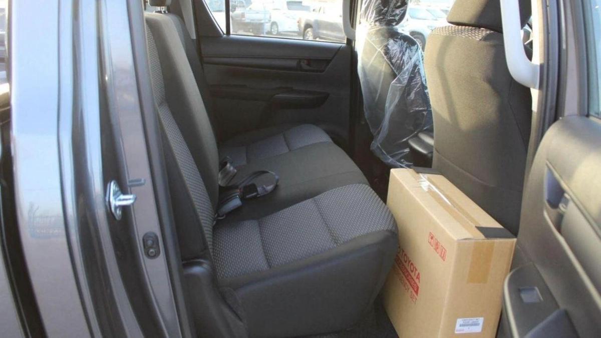 Toyota Hilux HILUX 2.4L AT DIESEL MED OPTION-13-13