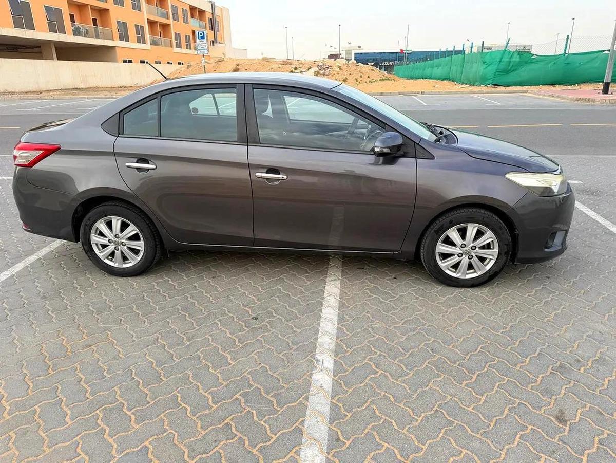 Toyota YARIS 2014 SE+ 1.5L Full Option Push Start-8-8