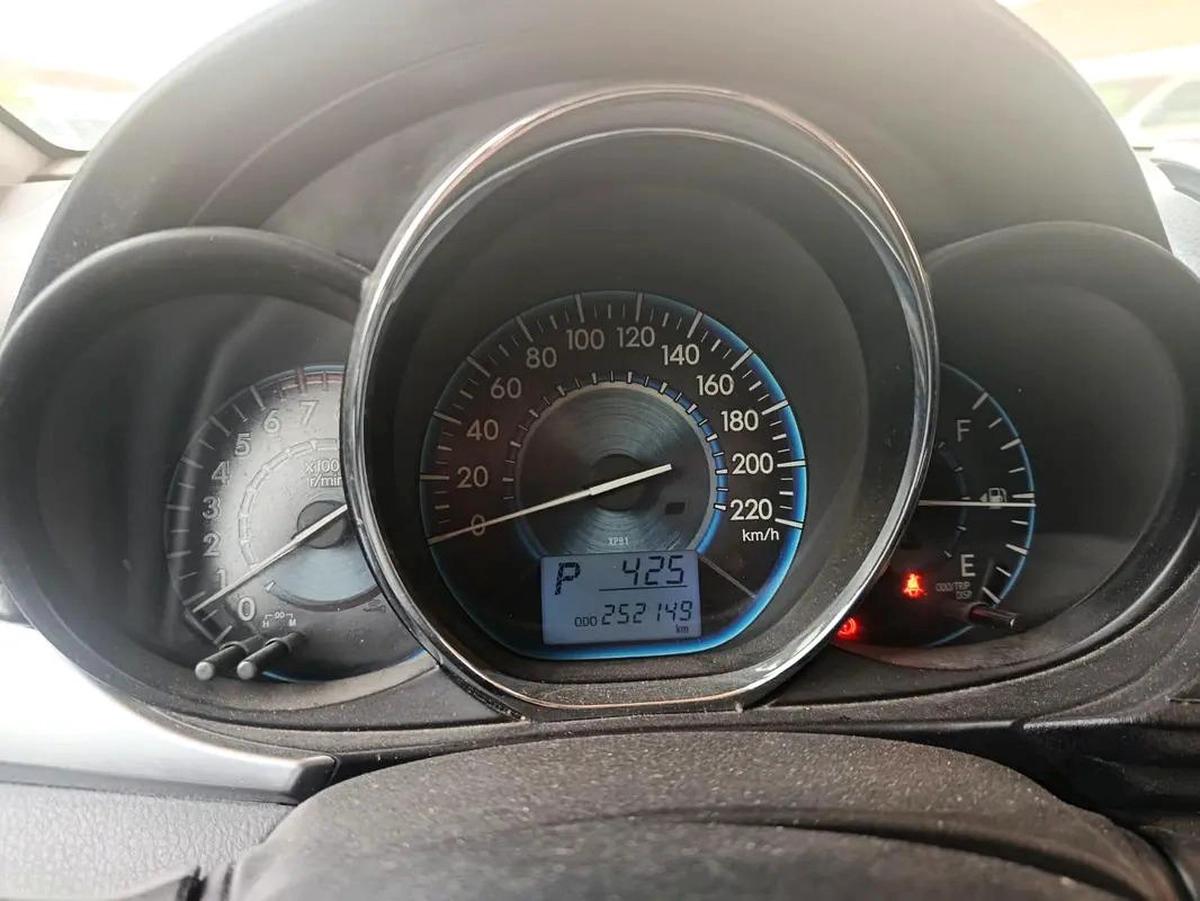 Toyota YARIS 2014 SE+ 1.5L Full Option Push Start-1-1