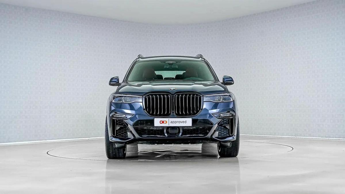 BMW X7 M50i M Sport-11-11