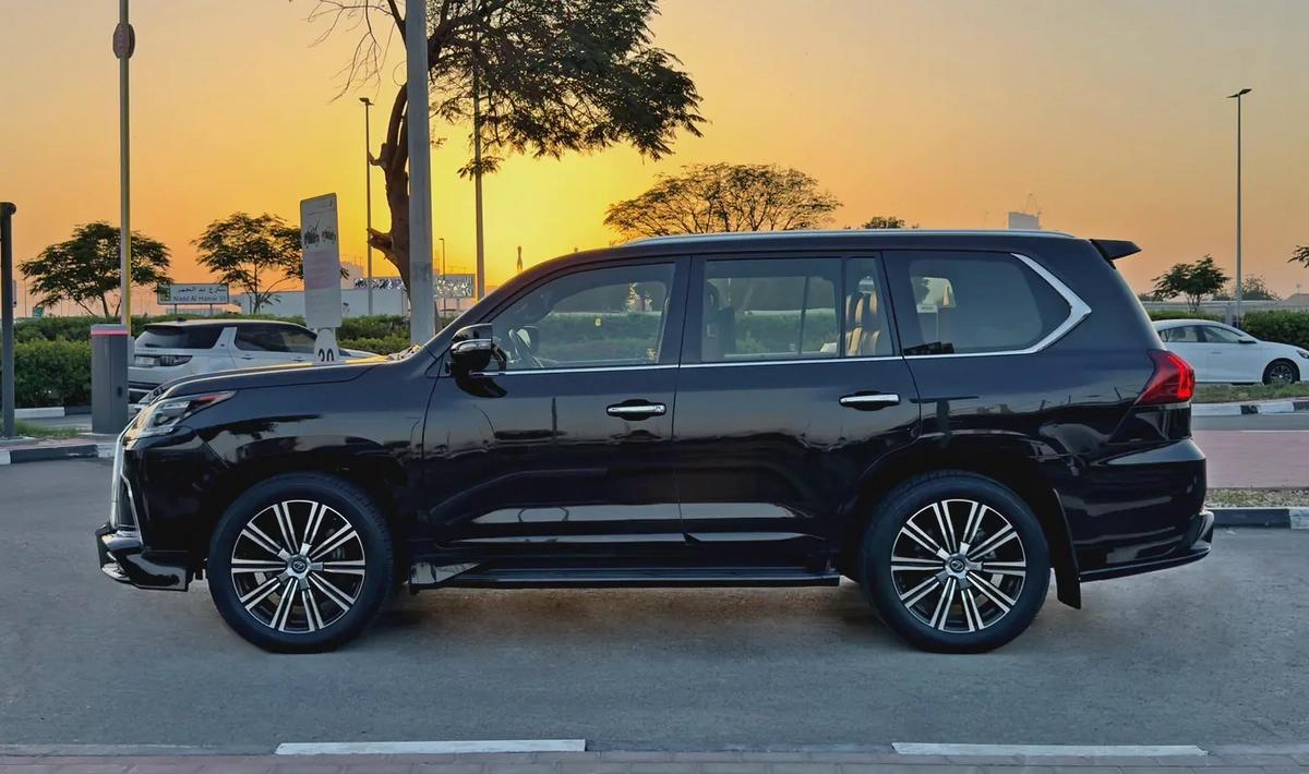 2019 Lexus LX570 Signature, GCC Specifications-3-3