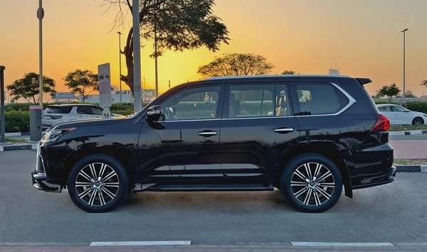 2019 Lexus LX570 Signature, GCC Specifications