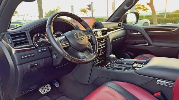 2019 Lexus LX570 Signature, GCC Specifications