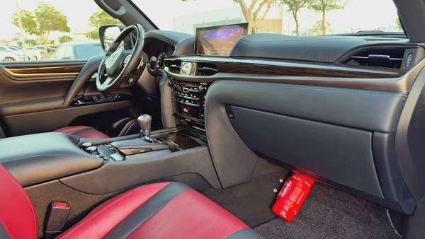 2019 Lexus LX570 Signature, GCC Specifications