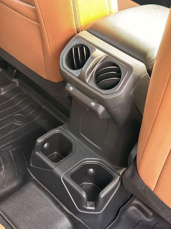 Jeep Wrangler Unlimited Sport S 2.0L A/T Sport 2.0L A/T Full Option