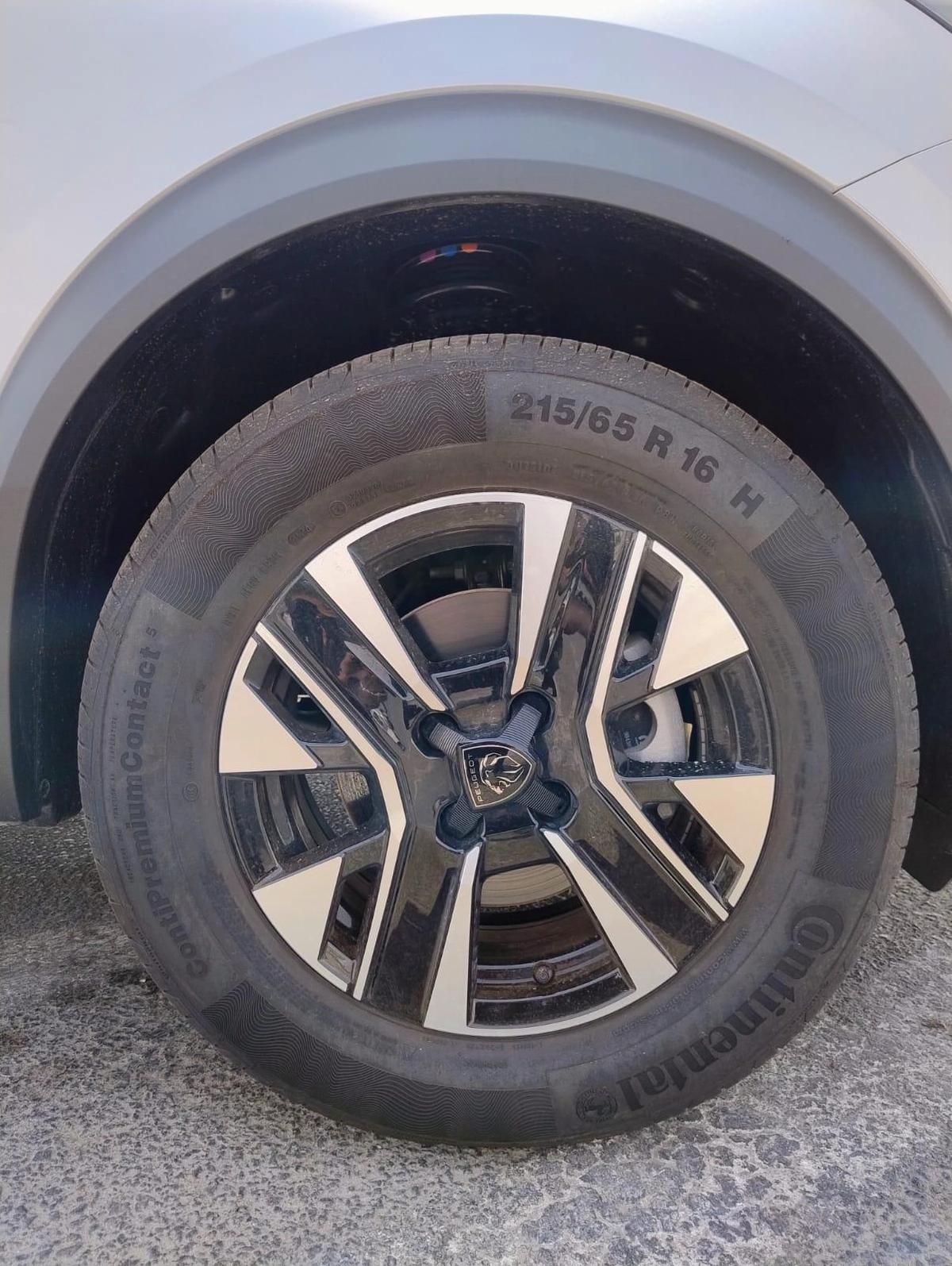PEUGEOT 2008 1.2 L ACTIVE TURBO MODEL 2025-17-17