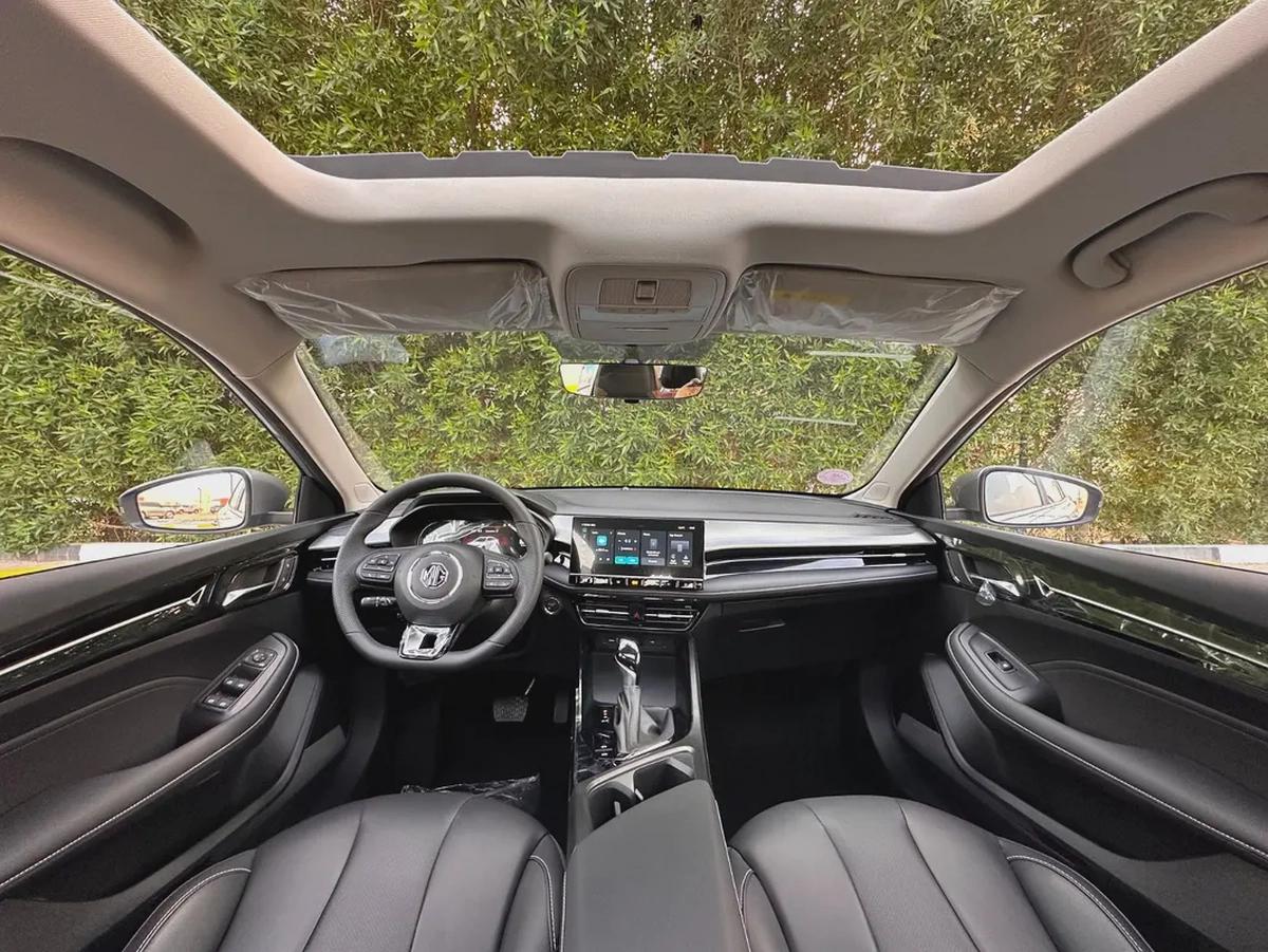 MG 5 /GCC / 2025/ 1.5L PETROL-8-8