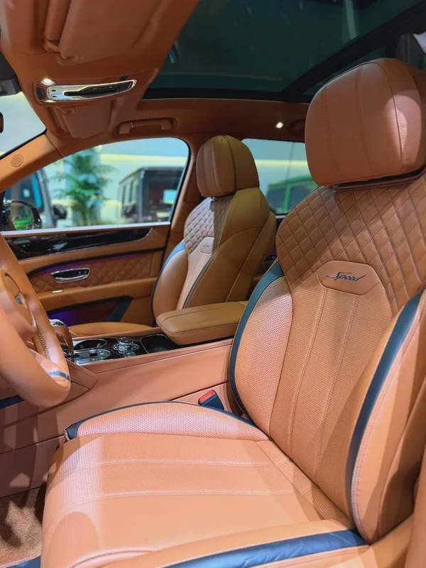 2021 Bentley Bentayga W12 Speed - GCC Specs - Pristine Condition-With full service history