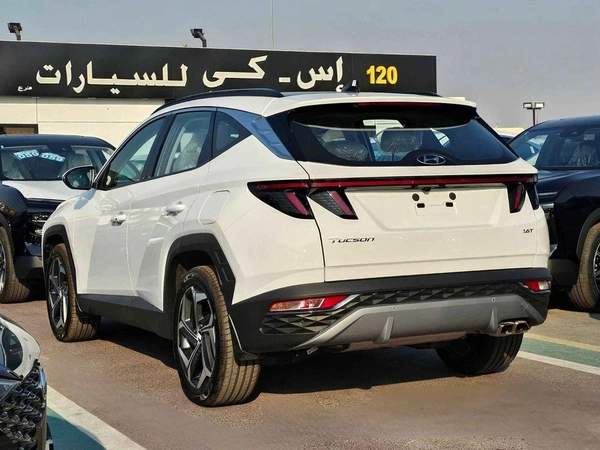 Hyundai Tucson 1.6L V4 PETROL / PUSH START / DVD CAMERA / PANORAMIC ROOF / FULL OPTION