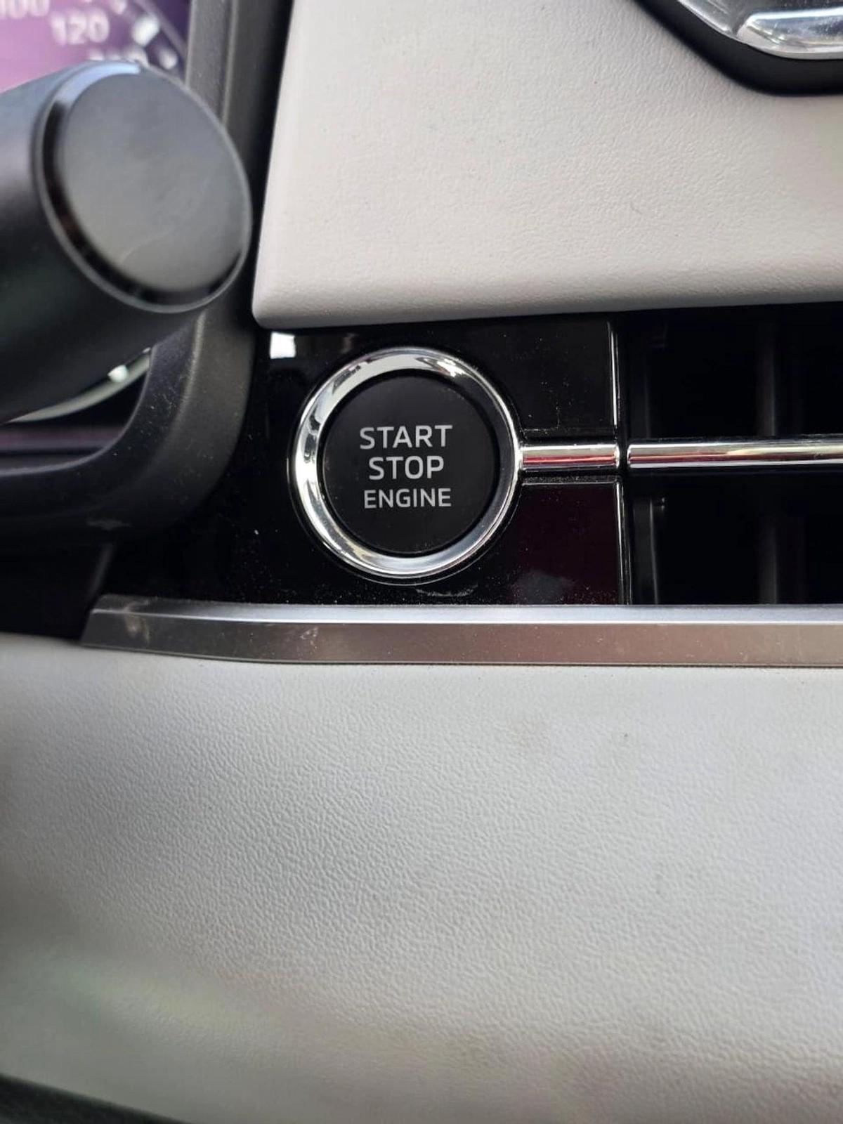 Mitsubishi Outlander H-LINE 2.5L 2026-11-11