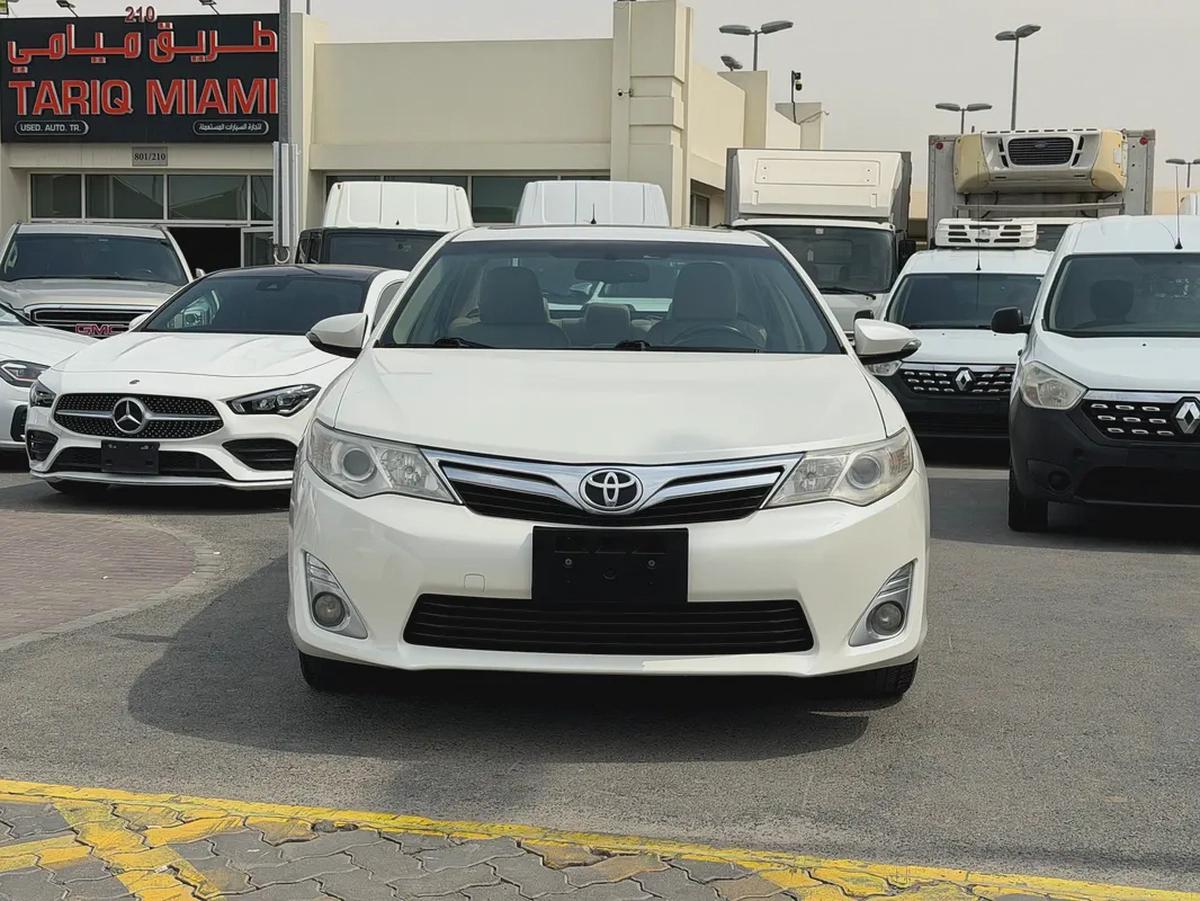 Toyota Camry 2014 Limited White-0-0