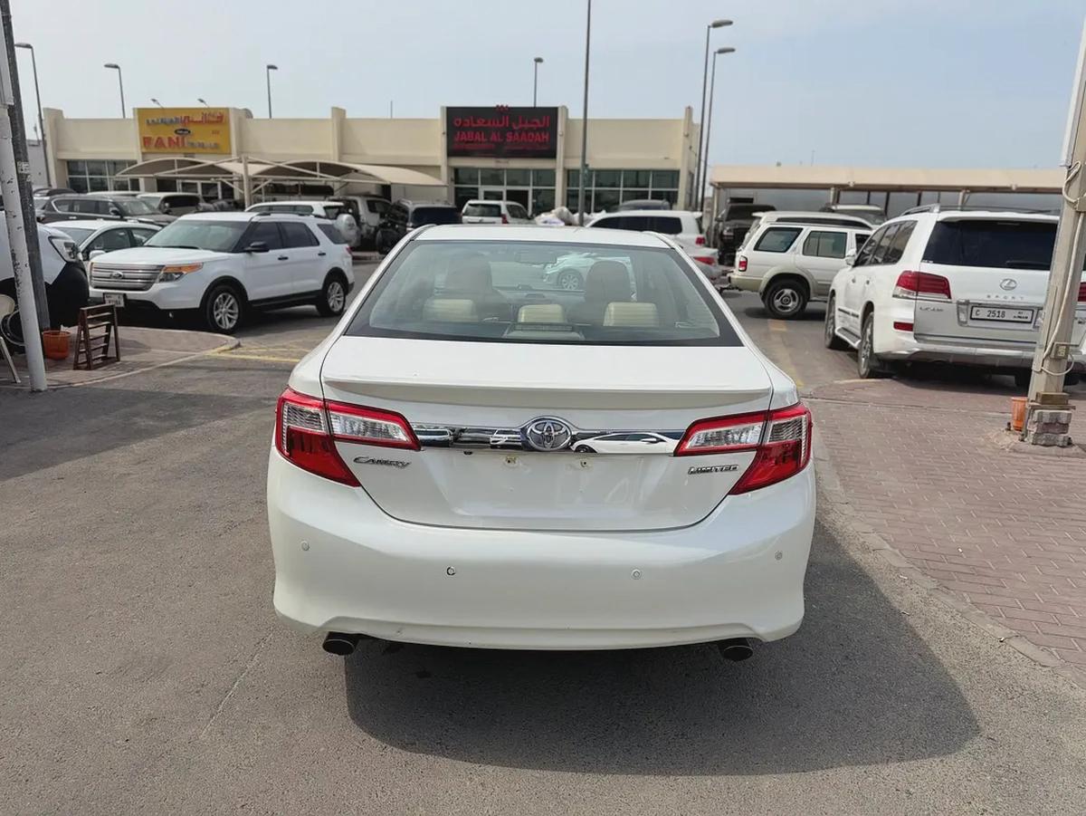Toyota Camry 2014 Limited White-3-3