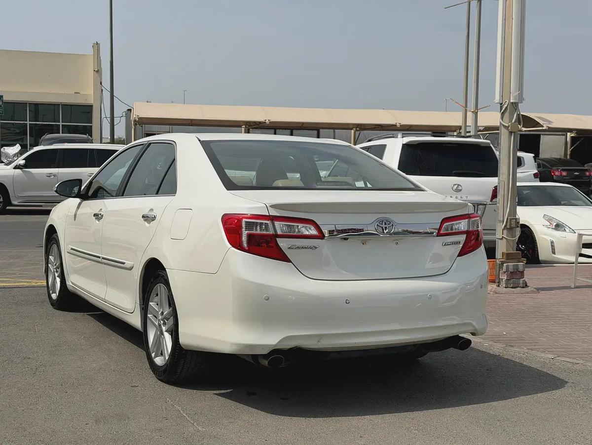 Toyota Camry 2014 Limited White-6-6