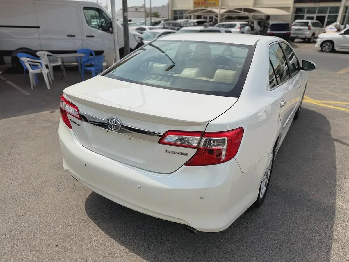 Toyota Camry 2014 Limited White-7-7