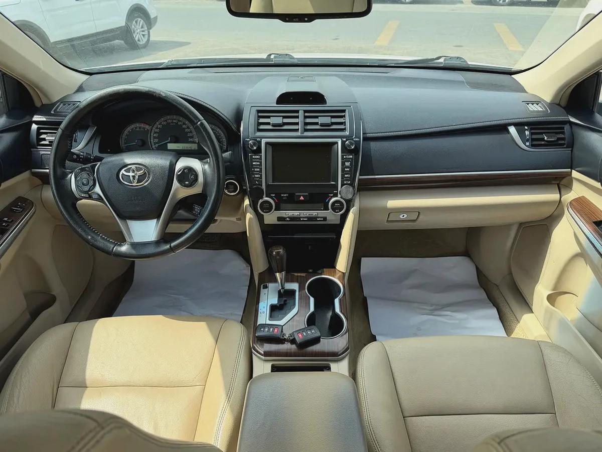 Toyota Camry 2014 Limited White-8-8