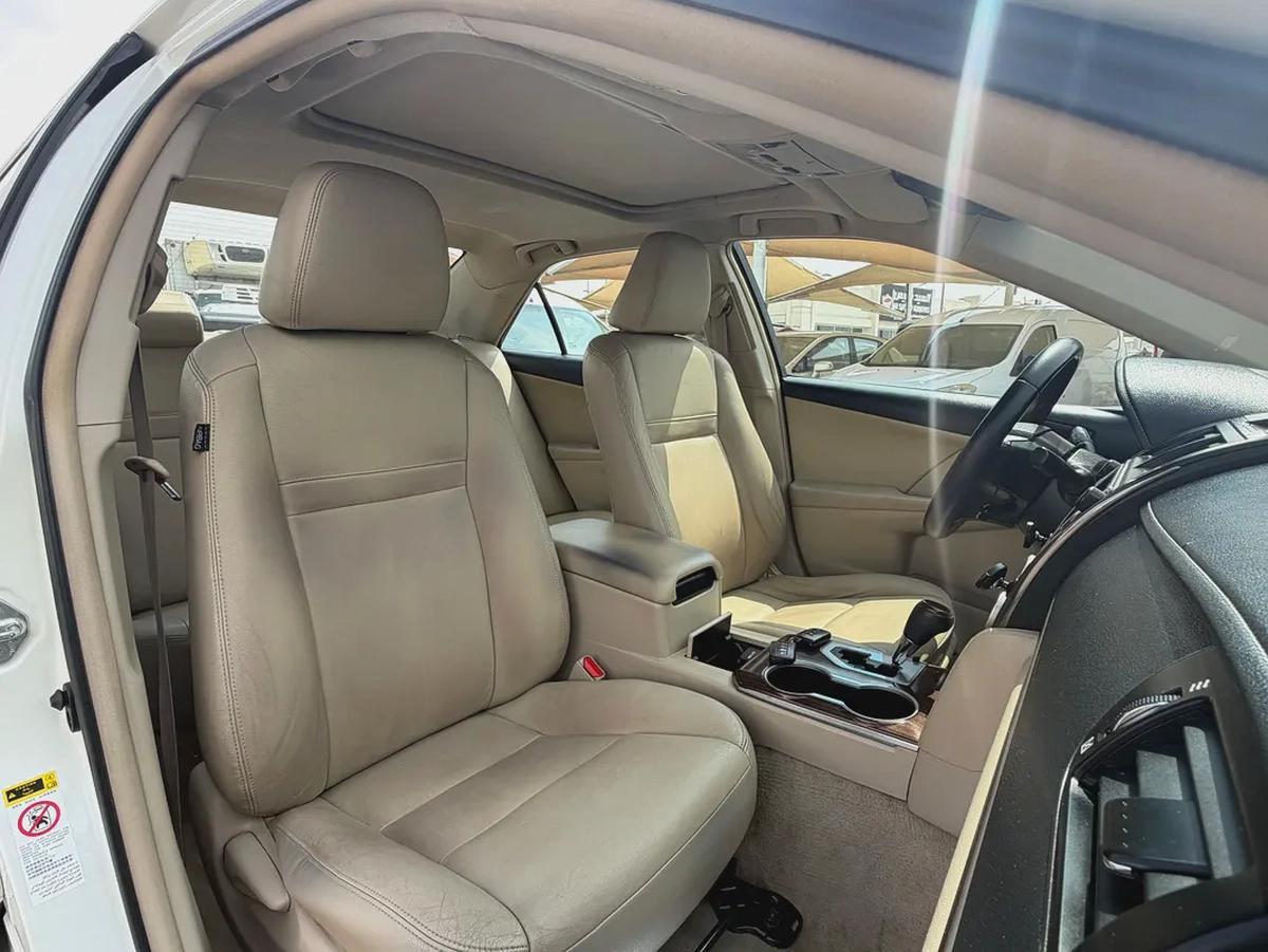 Toyota Camry 2014 Limited White-14-14