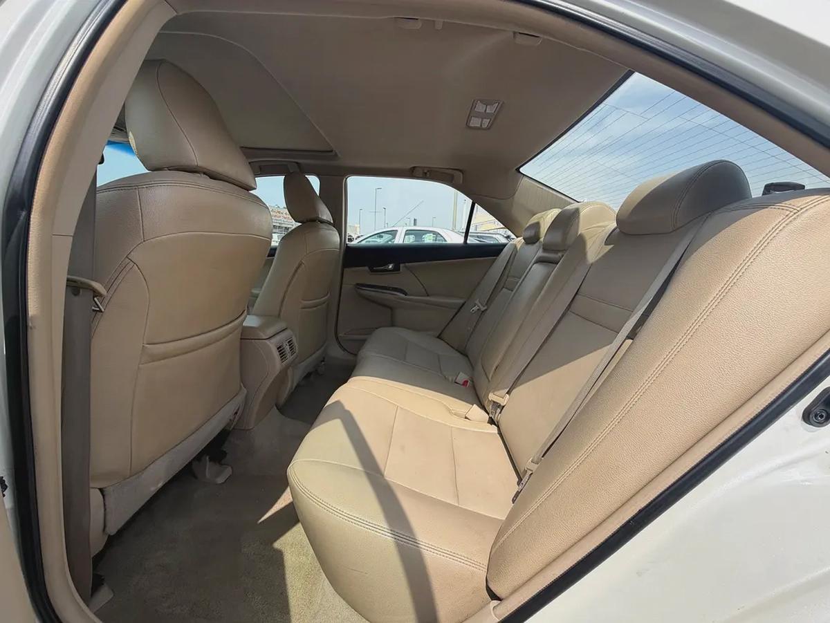 Toyota Camry 2014 Limited White-15-15
