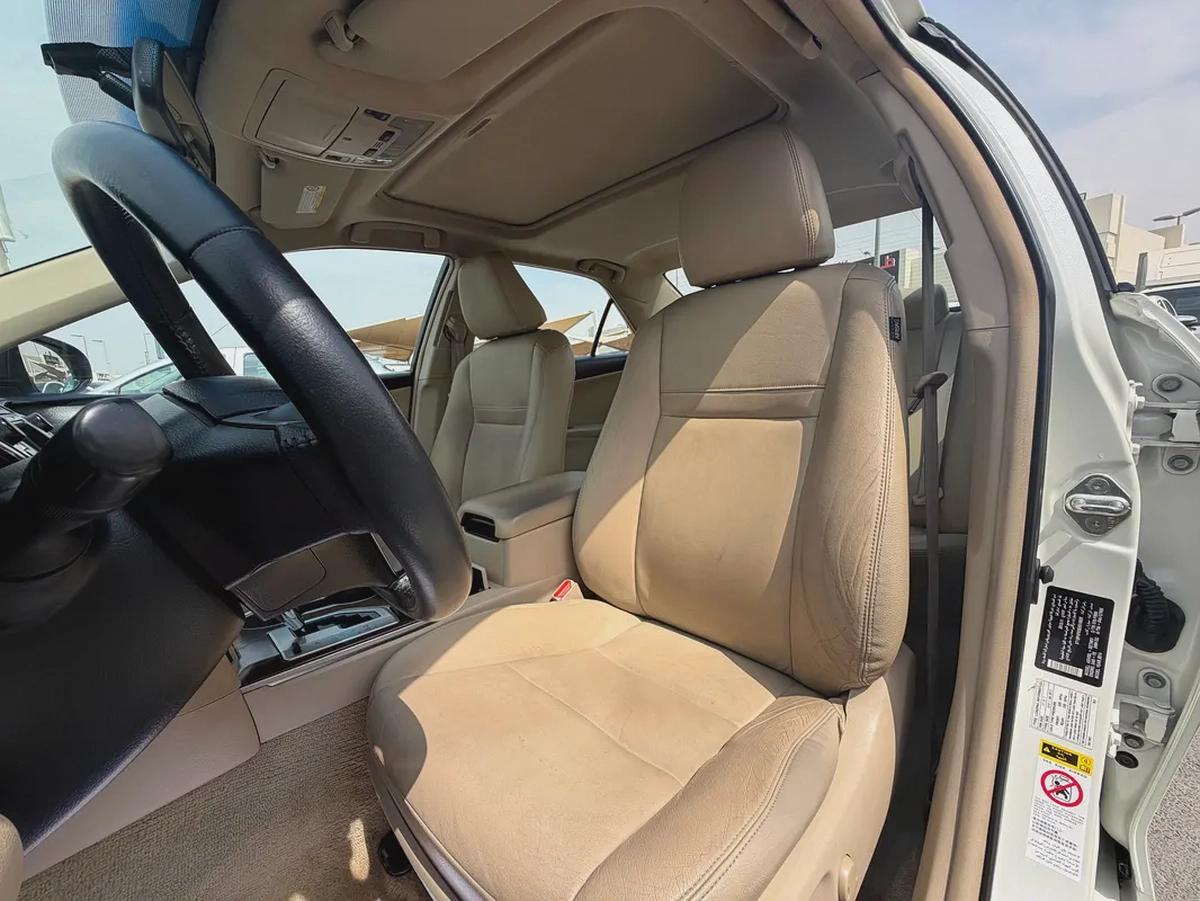 Toyota Camry 2014 Limited White-16-16
