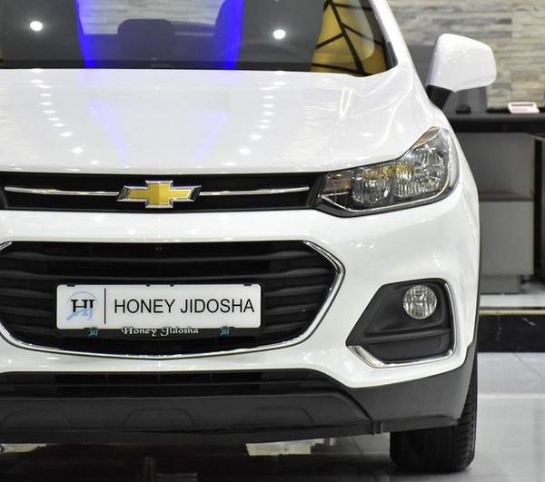 Chevrolet Trax LT ( 2017 Model ) in White Color GCC Specs