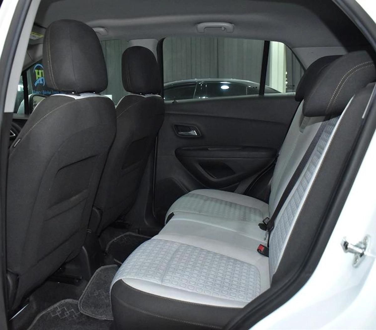 Chevrolet Trax LT ( 2017 Model ) in White Color GCC Specs-8-8