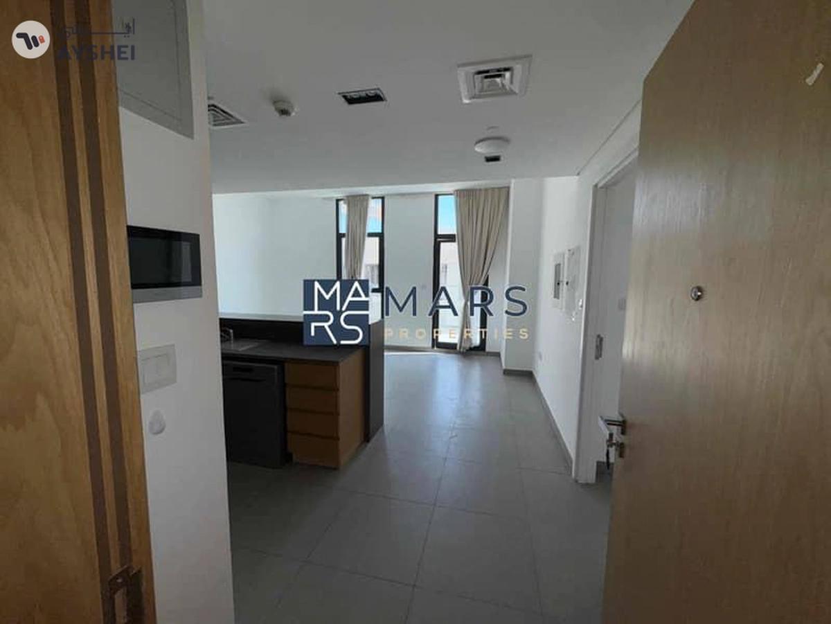 Luxurious // Specious // With Big Balcony-0-0