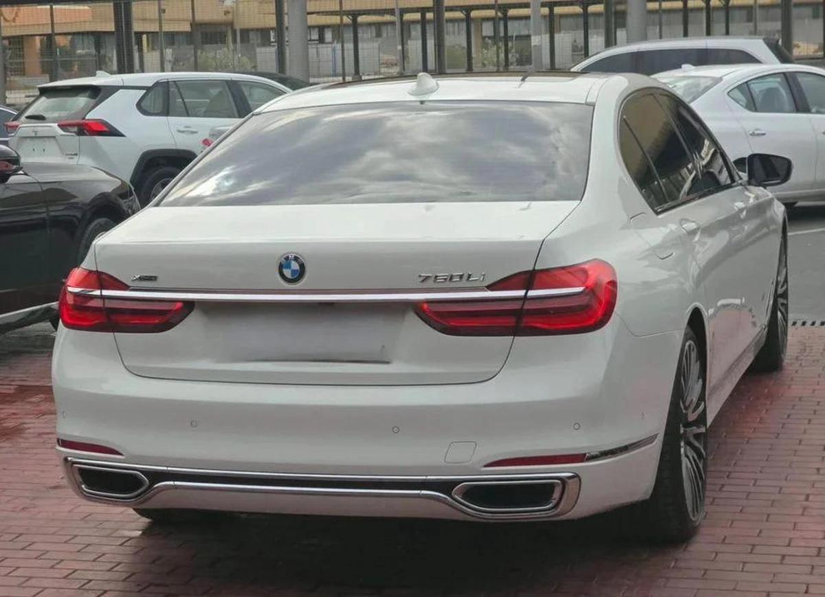 BMW 750i XDrive Luxury Original paint 2016 GCC -2-2