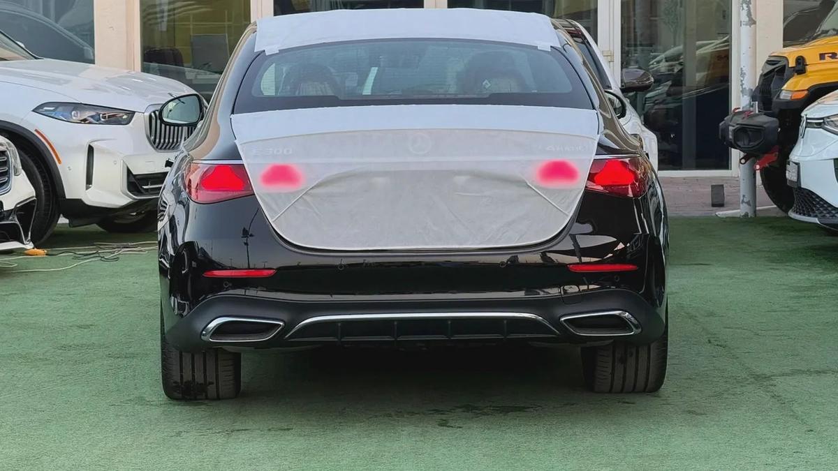 Mercedes E300 model 2025 brand new with contract service مرسيدس اي ٣٠٠ موديل ٢٠٢٥ جديدة مع عقد صيانة-2-2