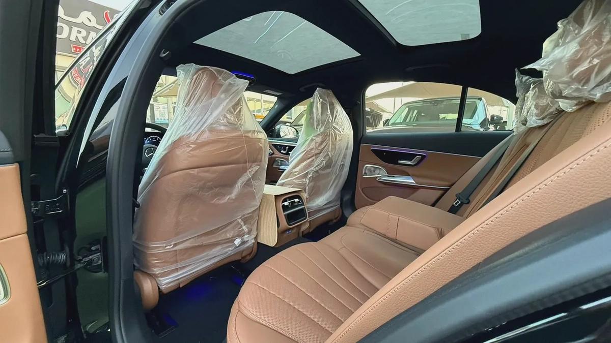 Mercedes E300 model 2025 brand new with contract service مرسيدس اي ٣٠٠ موديل ٢٠٢٥ جديدة مع عقد صيانة-8-8