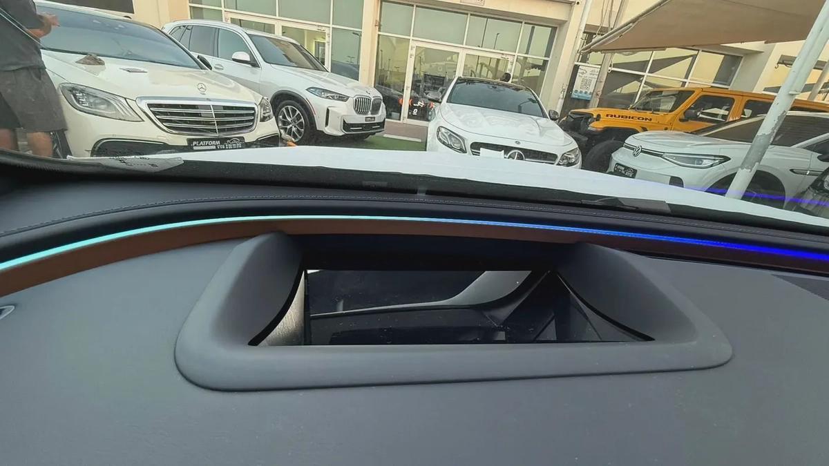 Mercedes E300 model 2025 brand new with contract service مرسيدس اي ٣٠٠ موديل ٢٠٢٥ جديدة مع عقد صيانة-10-10