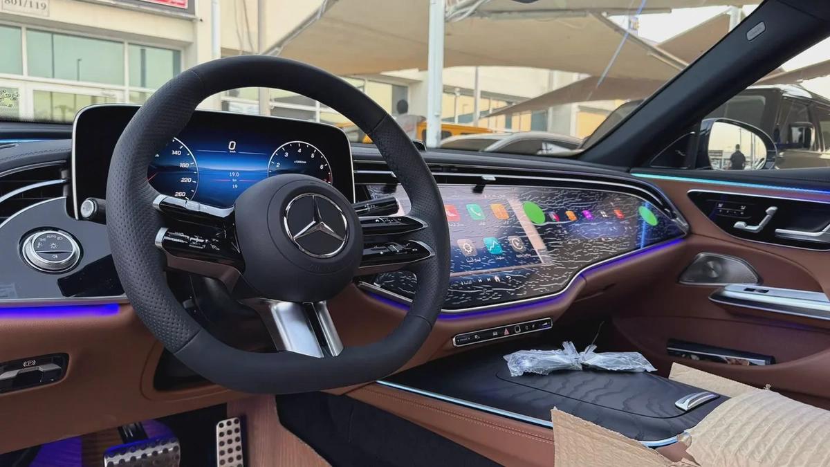 Mercedes E300 model 2025 brand new with contract service مرسيدس اي ٣٠٠ موديل ٢٠٢٥ جديدة مع عقد صيانة-14-14