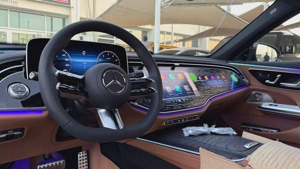 Mercedes E300 model 2025 brand new with contract service مرسيدس اي ٣٠٠ موديل ٢٠٢٥ جديدة مع عقد صيانة
