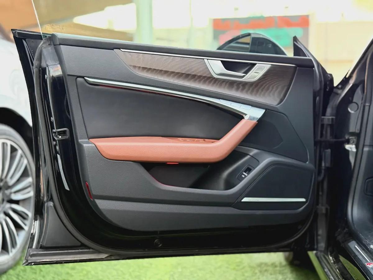 Audi A7 S-Line 2020 - GCC Specs - Excellent Condition-15-15