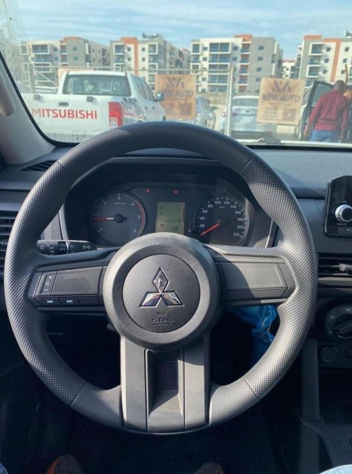 Mitsubishi L200 Mitsubishi GLX L200 Manual Diesel 2024-17-17
