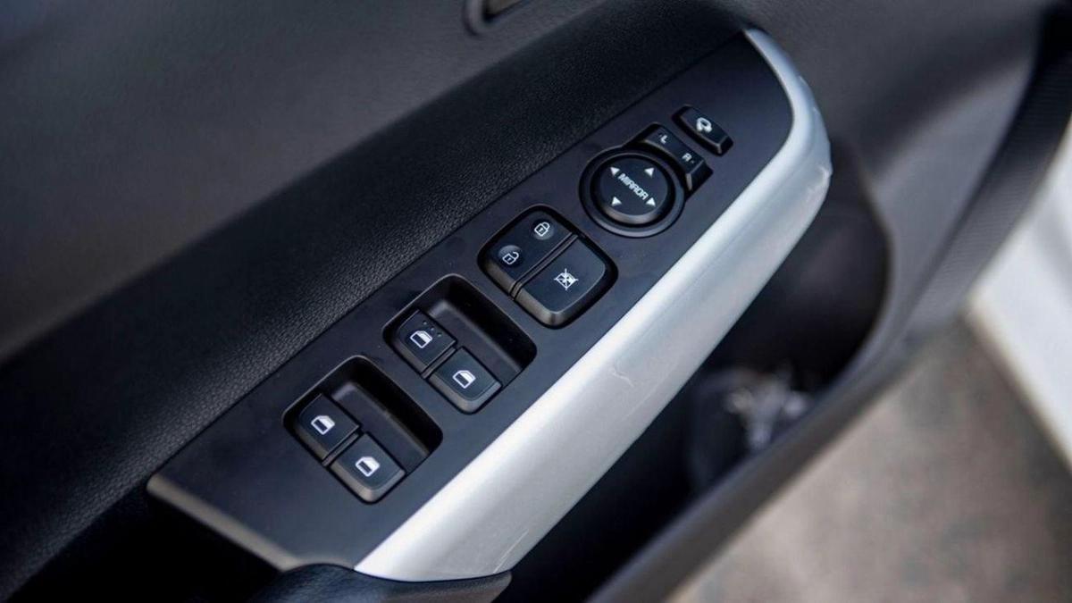 Kia Picanto 1.2P AT MY2023 – WHITE-14-14