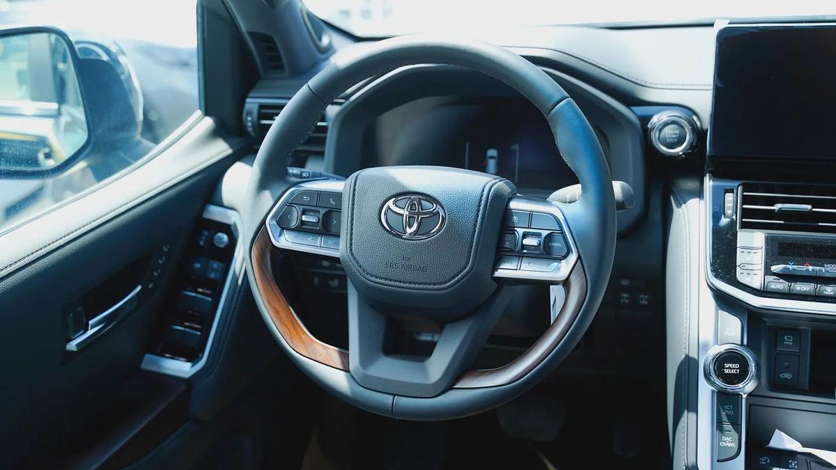 Toyota Land Cruiser 4.0L, GCC Specs, 2026-14-14