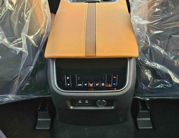 Nissan Patrol SE PLATINUM / 3.8L V6 / PWR SEATS WITH 360* CAMERA / HEADUP DISPLAY / FULL OPTION (CODE # SE PLATINU