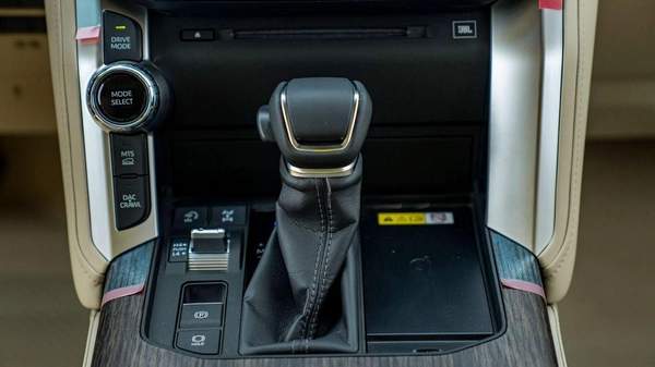 Toyota Land Cruiser VXR 3.5L