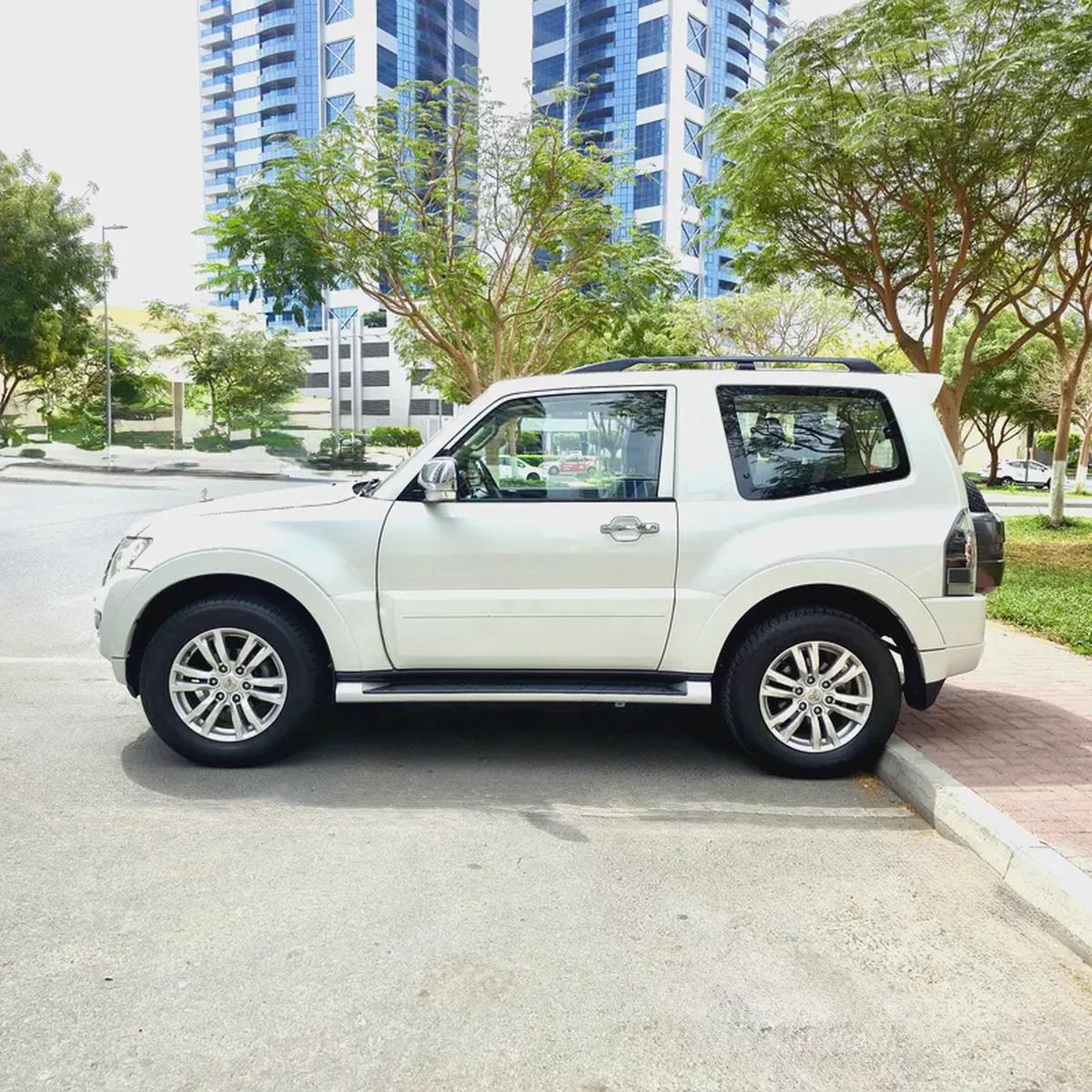 ZERO ACCIDENT II LIKE NEW II FULL SERVICE AVAILABLE II 0 FAULT II GCC Specs - Excellent Condition-5-5