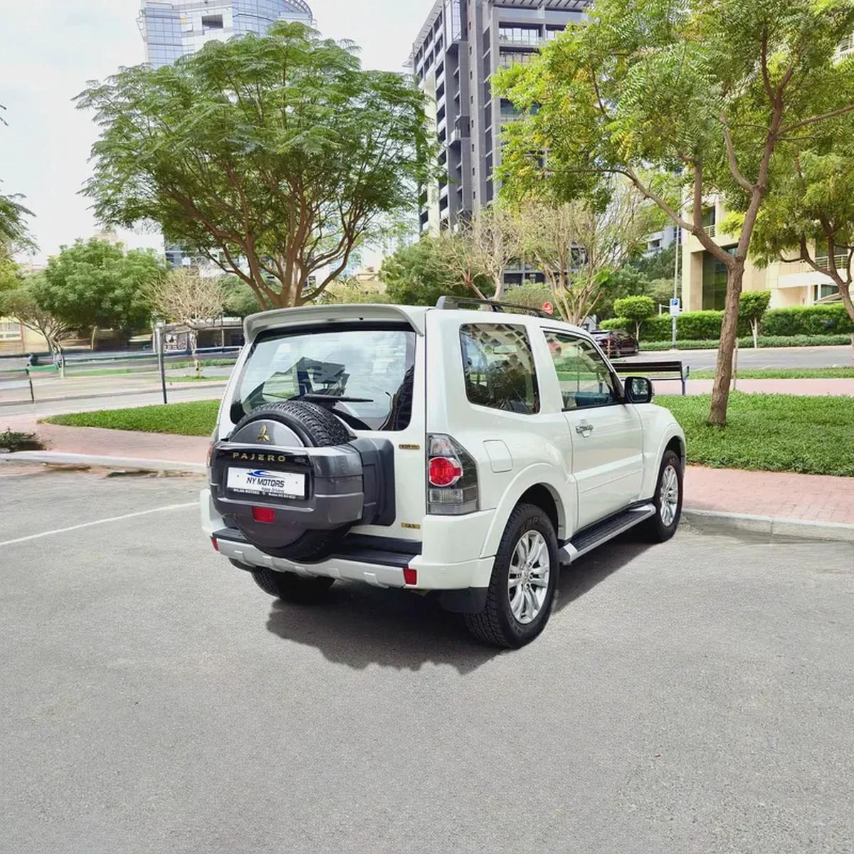 ZERO ACCIDENT II LIKE NEW II FULL SERVICE AVAILABLE II 0 FAULT II GCC Specs - Excellent Condition-9-9