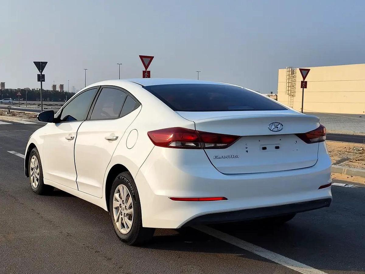 Hyundai Elantra Comfort-9-9