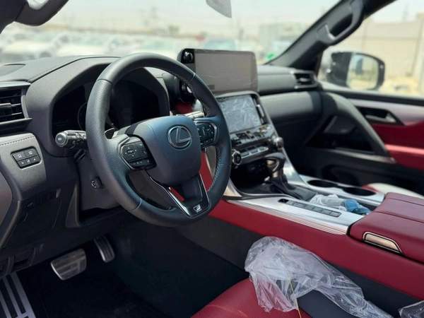 Lexus LX600 Fsport 3.5L twin turbo Model 2026