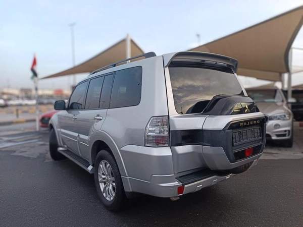 Mitsubishi Pajero GLS Highline 3.8L (274 HP) GLS Highline 3.8L full option