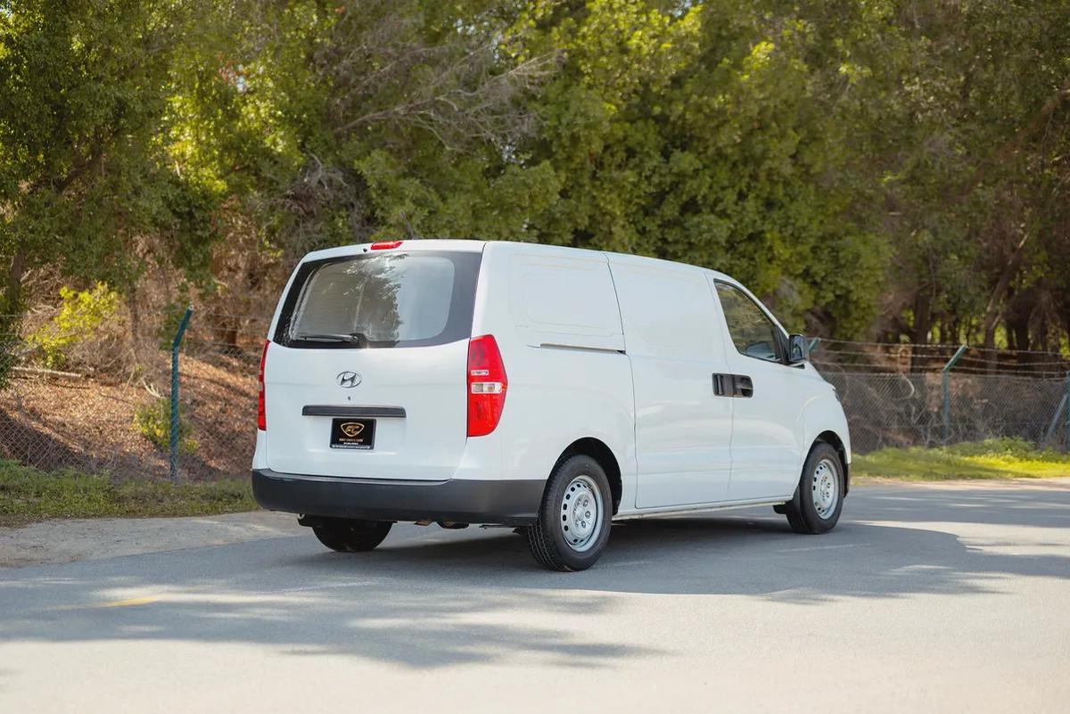 H1 Delivery Van | Manual | GCC Specs | Ref#H89342-2-2