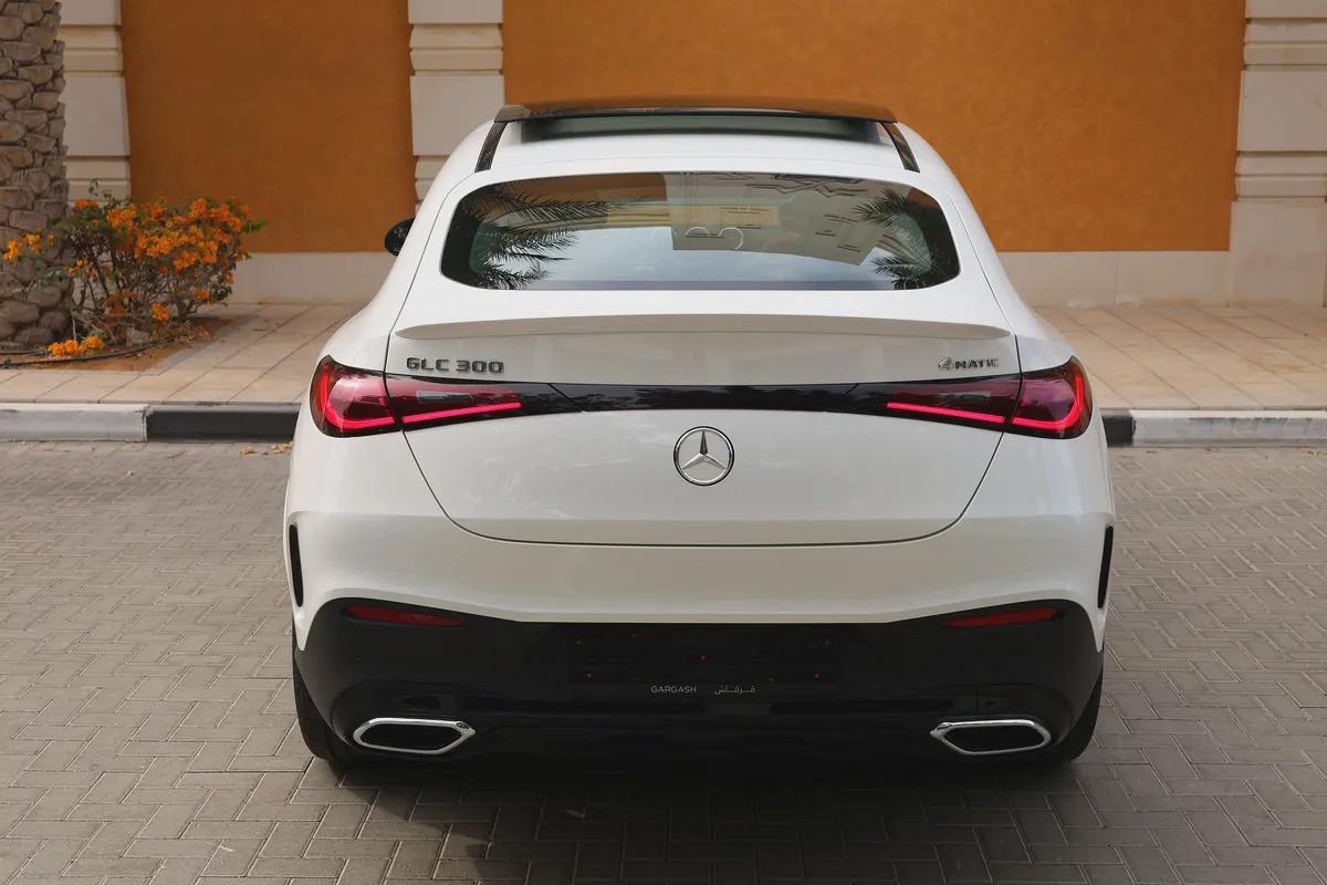 GLC300 4MATIC AMG - GCC SPECS - 340 KM ONLY - WARRANTY / SERVICE FROM GARGASH - ACCIDENT FREE --7-7