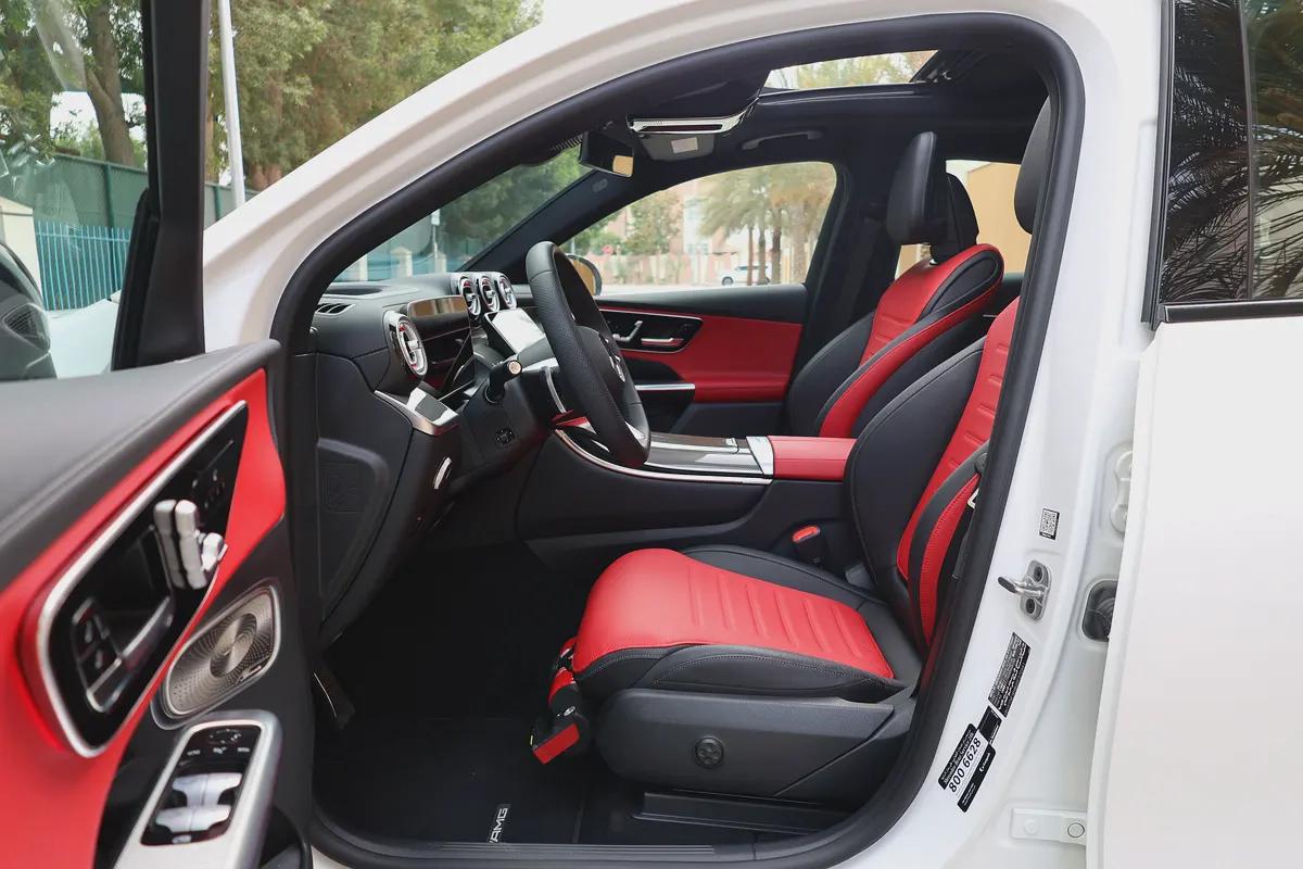 GLC300 4MATIC AMG - GCC SPECS - 340 KM ONLY - WARRANTY / SERVICE FROM GARGASH - ACCIDENT FREE --10-10