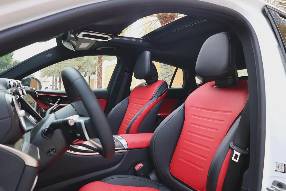 GLC300 4MATIC AMG - GCC SPECS - 340 KM ONLY - WARRANTY / SERVICE FROM GARGASH - ACCIDENT FREE --12-12